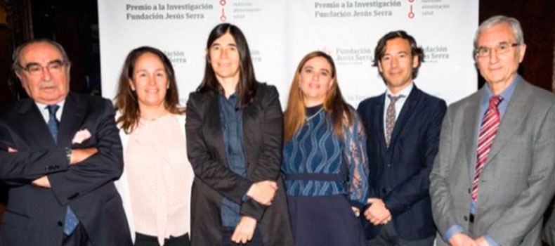 Pablo Pérez, penúltimo por la izquierda, junto a integrantes del jurado y la también premiada